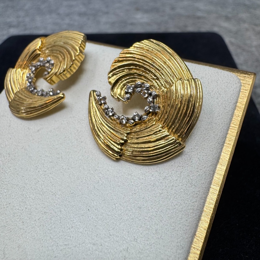 Vtg‎ AJA by Anitanja .20ct White Topaz Palm Vine Swirl Earrings Gold tone Estate